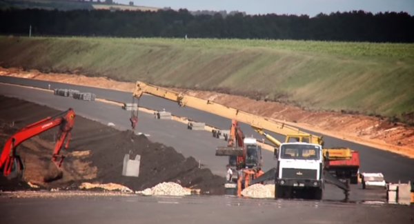 Строительство новой четырехполосной дороги к «Платову» начнется в сентябре