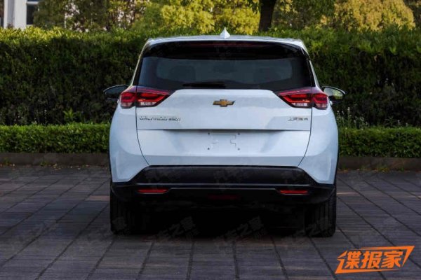 Китайцы рассекретили Chevrolet Orlando второго поколения на «живых» фото