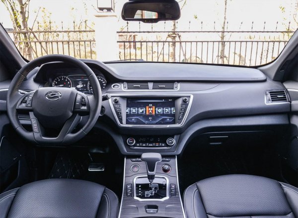 Китайский Range Rover за миллион рублей: О «плагиатном» Landwind X7 рассказал блогер
