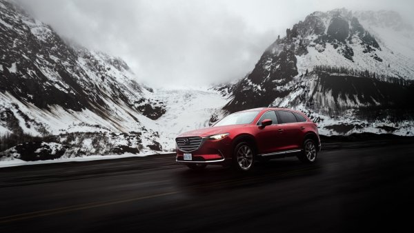 «Битва менеджеров»: KIA Sorento Prime сравнили с Mazda CX-9 на снежном бездорожье