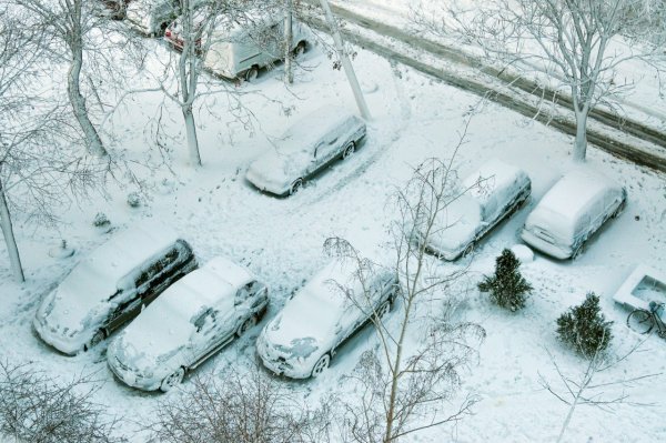 Эксперт рассказал, что будет с автомобилем, который всю зиму простоял во дворе