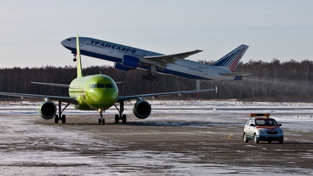 ЧП в Домодедово: самолет Тюмень - Москва едва не столкнулся с автомобилем