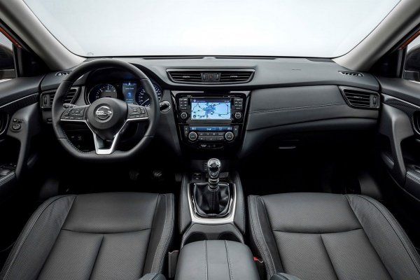 «Более кроссоверный»: О обновленном Nissan X-Trail рассказал блогер