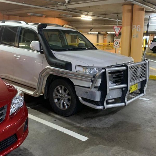 «Крузак в наморднике»: Необычный Toyota Land Cruiser «на случай зомби-апокалипсиса» удивил сеть