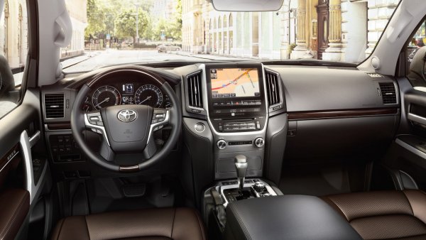 Отзывом о Toyota Land Cruiser 200 после шести лет эксплуатации поделился владелец