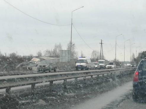 Реанимация длилась около часа: на Московском тракте у водителя остановилось сердце в дороге