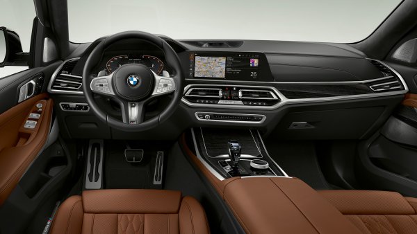 Не заслужил цифру 7: Блогер поделился впечатлениями о самом дорогом кроссовере BMW X7