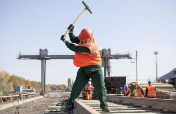 Работа в РЖД = рабство?: Сотрудники рассказали о тяготах работы на железной дороге