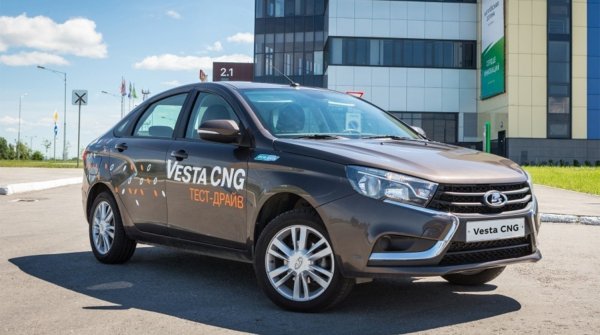«Не связывайся пока, сырой автомобиль»: Почему не стоит брать LADA Vesta CNG для работы в такси – сеть