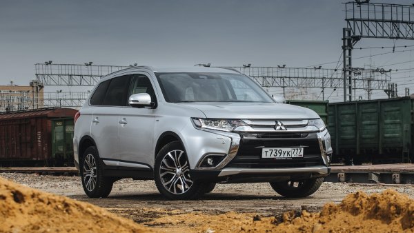 Надо было брать Pajero. Mitsubishi Outlander GT разочаровал владельца на бездорожье