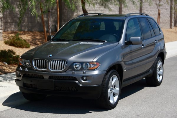 BMW X5 «с трупным запахом» по цене «Гранты»: Блогер собирается реанимировать «бэху» за 400 тысяч