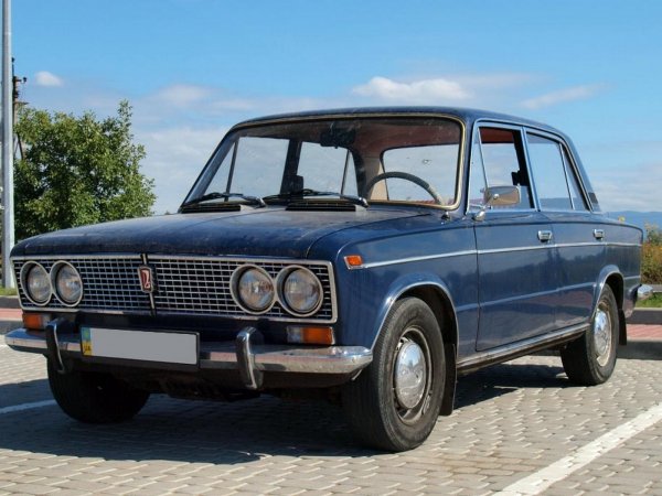 Попал на 500 тысяч рублей: О некачественной реставрации ВАЗ-2103 рассказал блогер