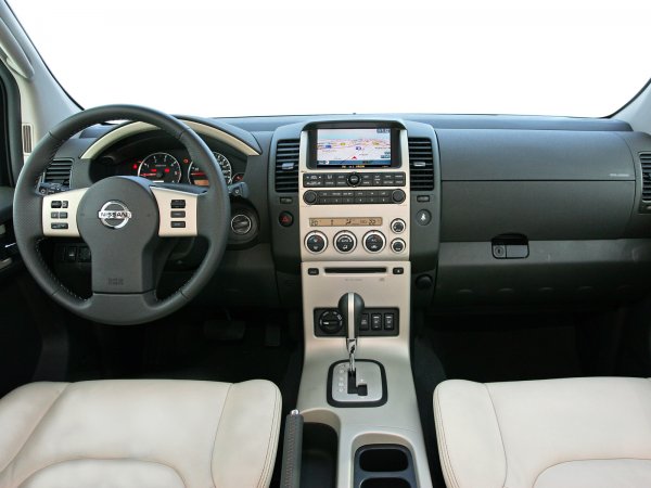 Последний «мужской» Pathfinder: В чем Nissan лучше «Прадика», рассказали владельцы