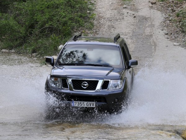 Последний «мужской» Pathfinder: В чем Nissan лучше «Прадика», рассказали владельцы
