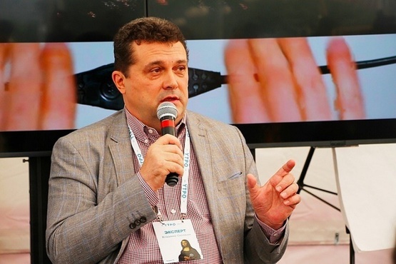 Глава СЖР Владимир Соловьев наградил легенд тюменской журналистики