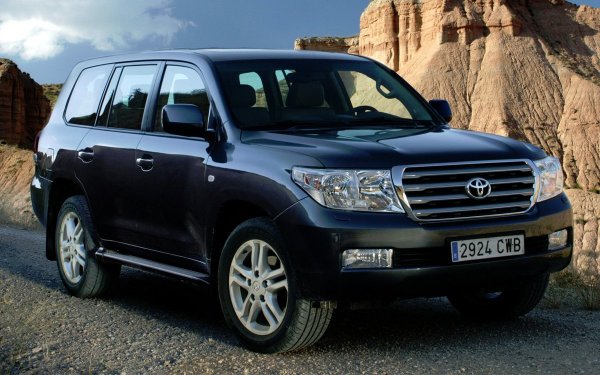 «С Крузаком – хоть в разведку»: Впечатлениями от Toyota Land Cruiser 200 на газу поделился владелец