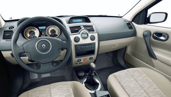 «Машина-вонючка»: Владелец Renault Megane удалил катализатор и пожалел