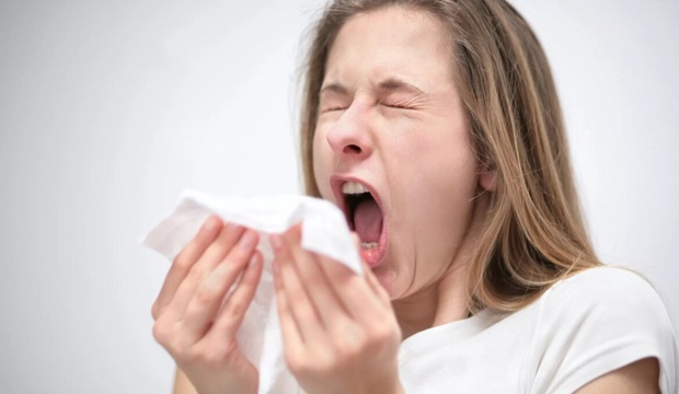 Чихание с прикрытым ртом – опасно для жизни