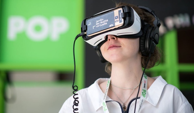 Российским школам рекомендовали закупить дроны и шлемы виртуальной реальности