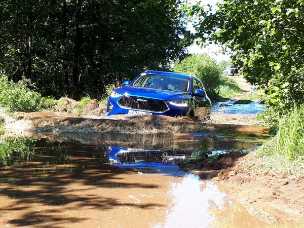 «Это конец!»: Эксперты вынесли вердикт по результатам теста новых Mitsubishi Outlander и Haval F7
