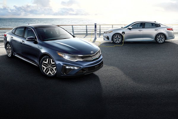 «Toyota Camry и Hyundai Sonata, до свидания!» Блогер восхищён рестайлингом Kia Optima 2020