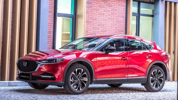 Прощайте «Тусан» и «Карок»: Кроссовер Mazda CX-4 выбился в лидеры продаж
