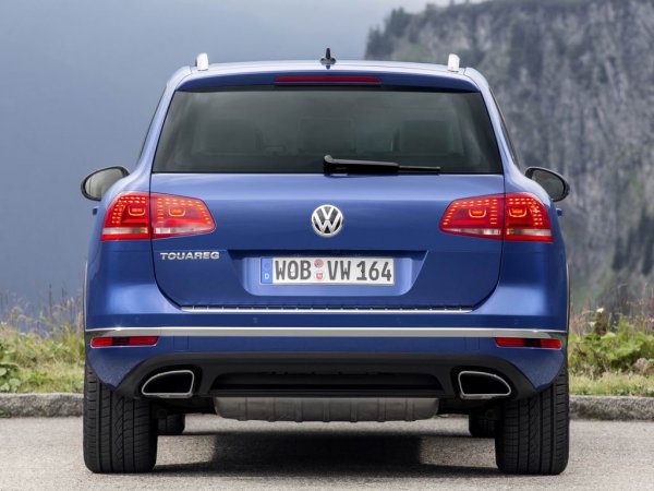 Зачем вообще смотреть в сторону бюджетных иномарок, если есть Volkswagen Touareg на «вторичке»?