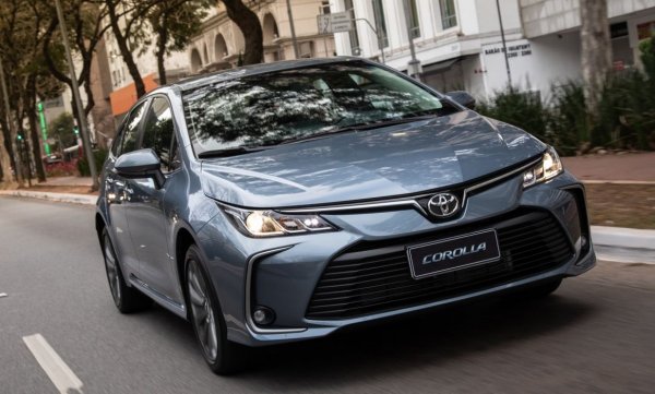 Похожа на «Камри» как «Гранта» на «Весту»: Чем может «похвастаться» Toyota Corolla 2020
