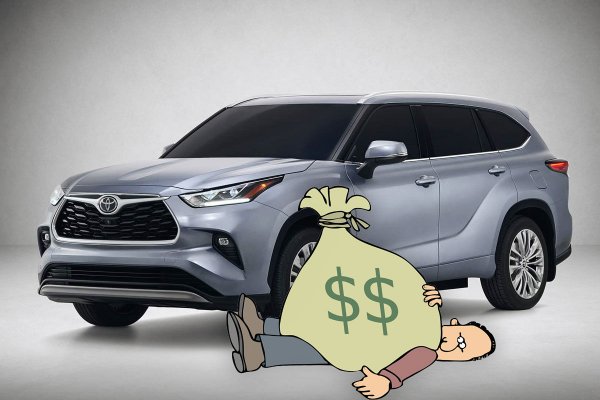 «Беременный» RAV4 с «золотым» ценником: Новый Toyota Highlander для России подвергается жесткой критике