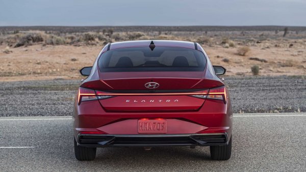 Лучшая работа над ошибками: Новая Hyundai Elantra покорит российский рынок своей красой