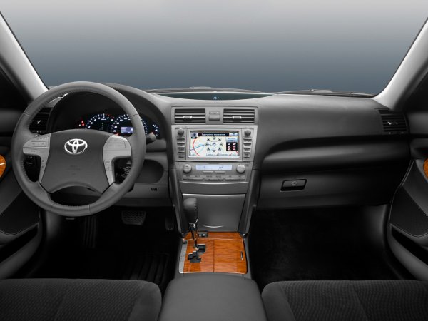 «Машина хорошая и на этом все»: На что обращать внимание при покупке Toyota Camry XV40 с пробегом – автовладелец